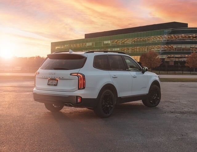 hong-xe-kia-telluride-2023