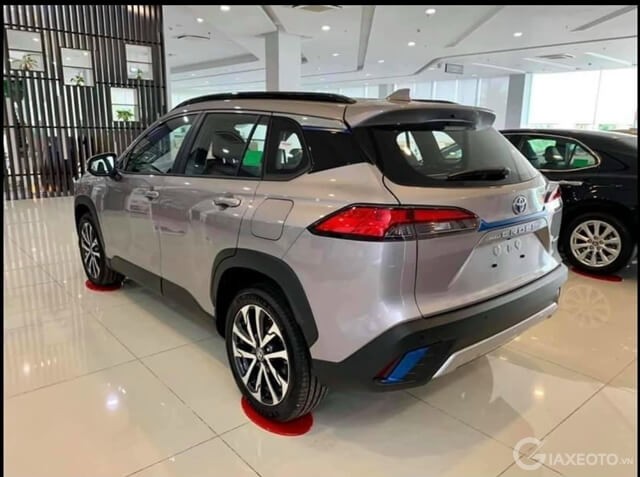 hong-xe-toyota-cross-2022