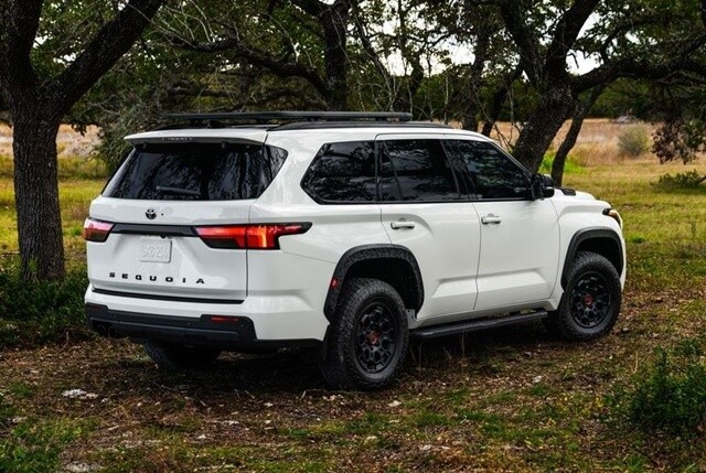 hong-xe-toyota-sequoia