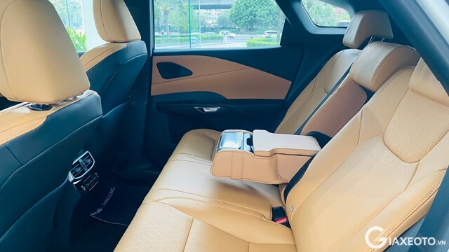 khoang-hanh-khach-xe-lexus-rx350