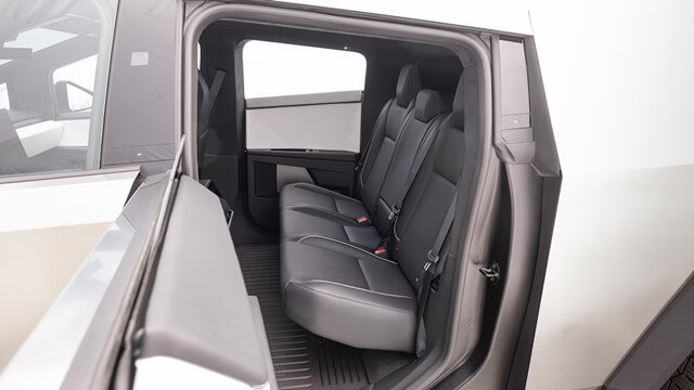 khoang-hanh-khach-xe-Tesla-Cybertruck