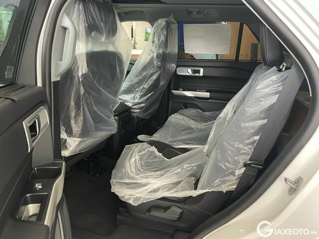 khoang-hanh-khach-xe-ford-explorer-2023