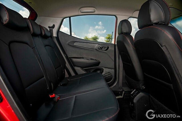 khoang-hanh-khach-xe-hyundai-i10