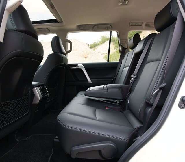 khoang-hanh-khach-xe-toyota-prado-2022