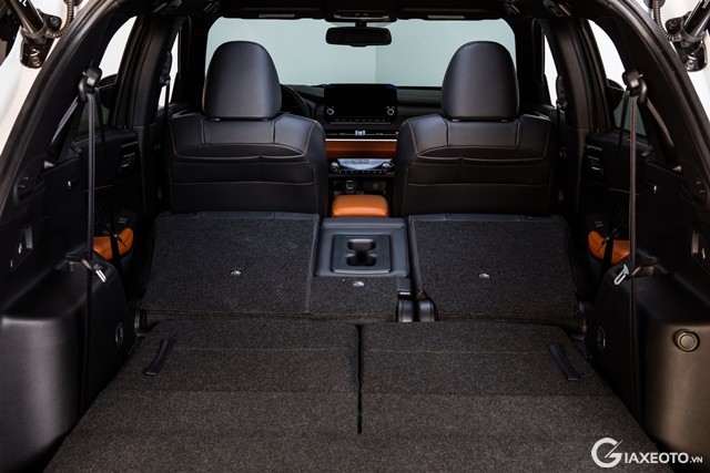 khoang-hanh-ly-sau-xe-Mitsubishi-Outlander-2024