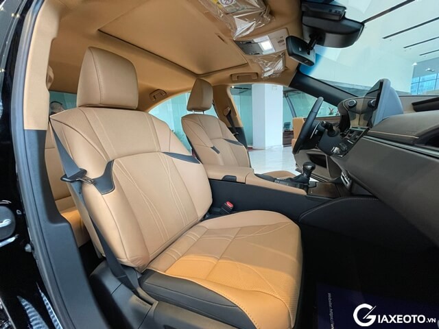 khoang-lai-xe-lexus-es250