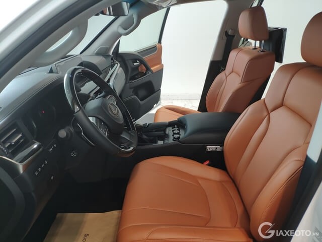 khoang-lai-xe-lexus-lx570