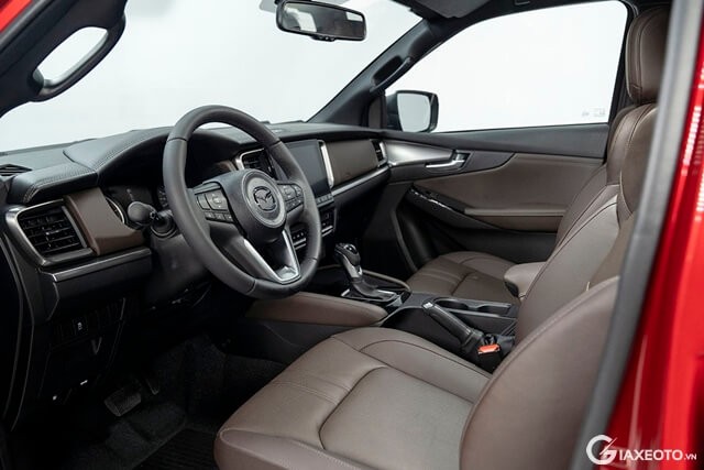 khoang-lai-xe-mazda-bt50-all-new