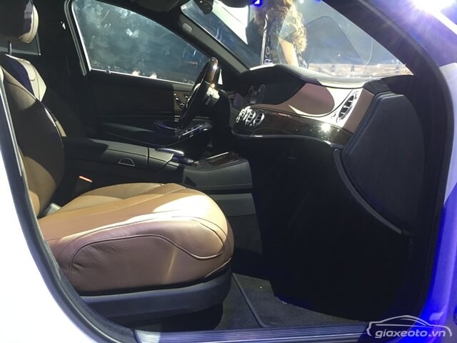 khoang-lai-xe-mercedes-benz-s450-