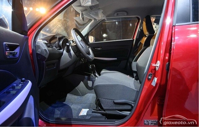 khoang-lai-xe-suzuki-swift