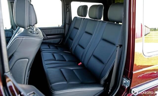khoang-sau-xe-Mercedes-benz-G500-4x4
