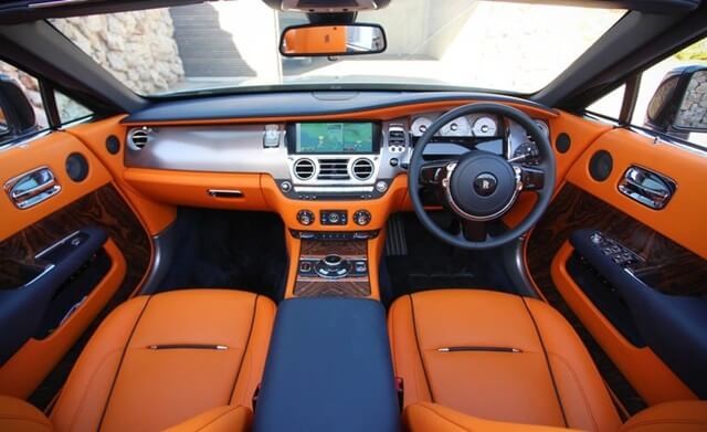 khoang-xe-Rolls-Royce-Dawn