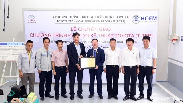 ky-thuat-vien-toyota-hoai-duc