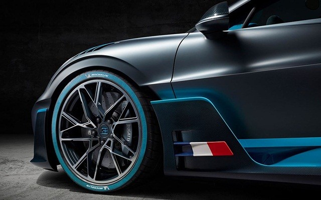 lazang-xe-bugatti-chiron-divo