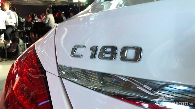 logo-xe-mercedes-benz-c180