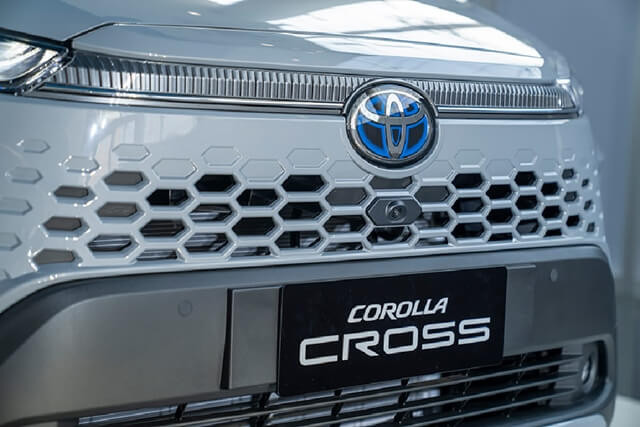 luoi-tan-nhiet-xe-toyota-corolla-cross-hev-hybrid-2025