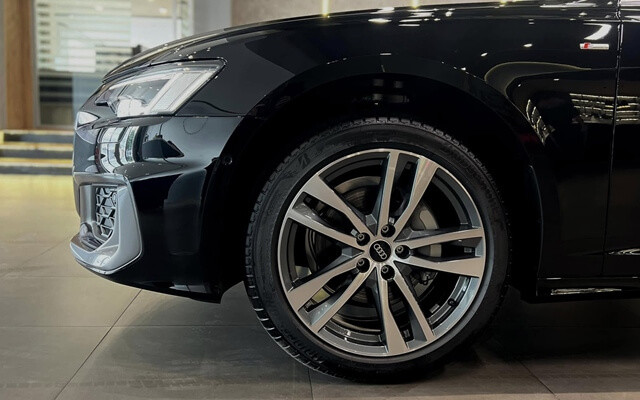 Audi-A6-la-zang