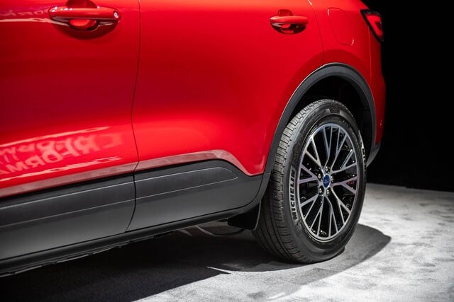 mam-xe-ford-escape