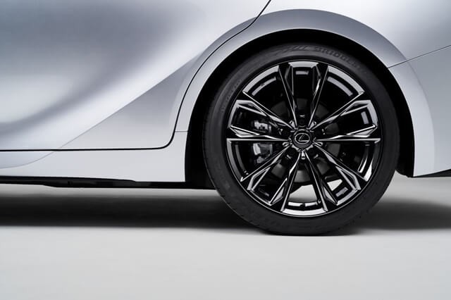 mam-xe-lexus-is-350