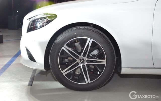 mam-xe-mercedes-benz-c180