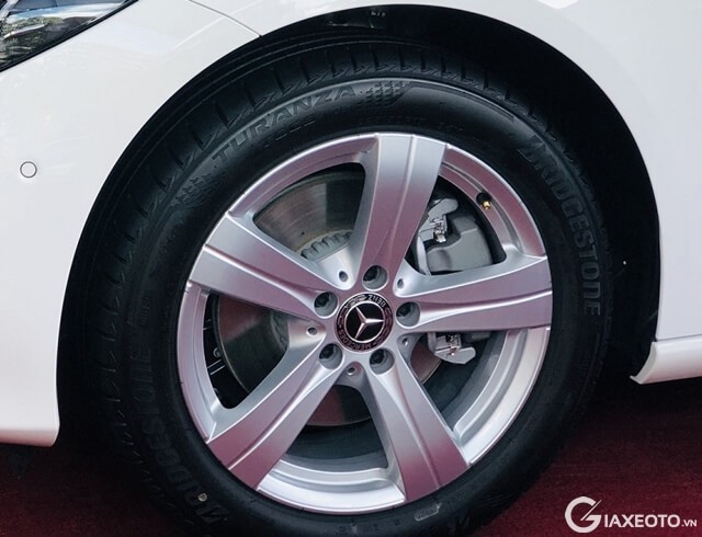mam-xe-mercedes-c200-avantgarde