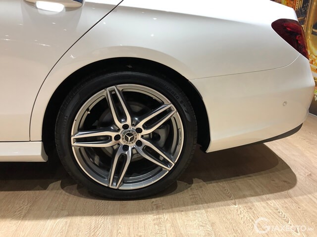 mam-xe-mercedes-e350-amg