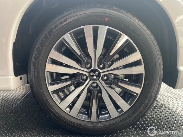mam-xe-mitsubishi-outlander-2022