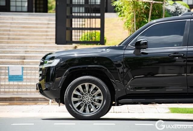 mam-xe-toyota-land-cruiser