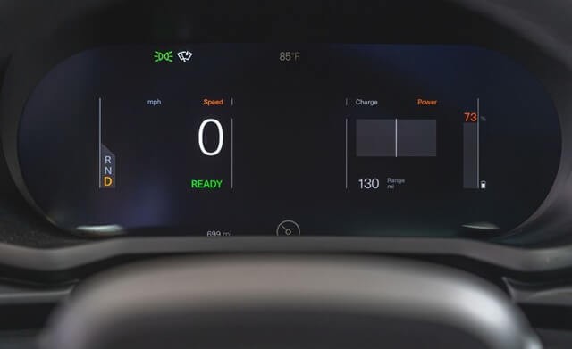 man-hinh-thong-tin-polestar-2021