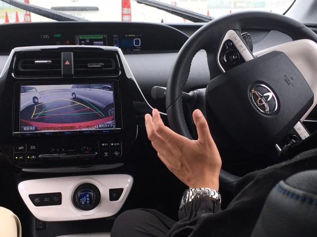 man-hinh-toyota-prius-hybrid