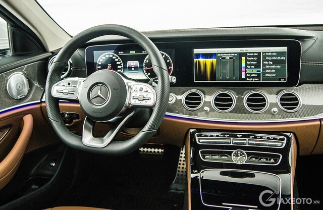 man-hinh-xe-mercedes-e350-amg
