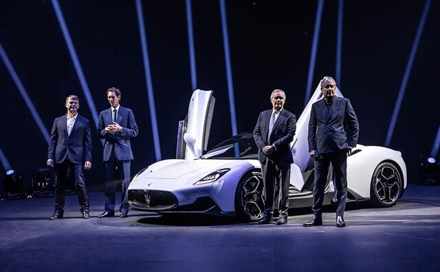 maserati-mc20-ra-mat
