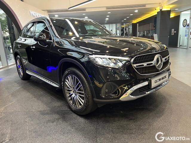 mercedes-glc200-2024-co-gi-moi