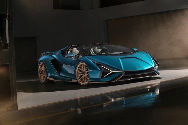 ngoai-that-Lamborghini-Sian-Roadster