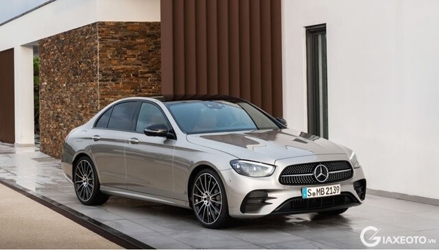 ngoai-that-xe-Mercedes-Benz-E300-amg