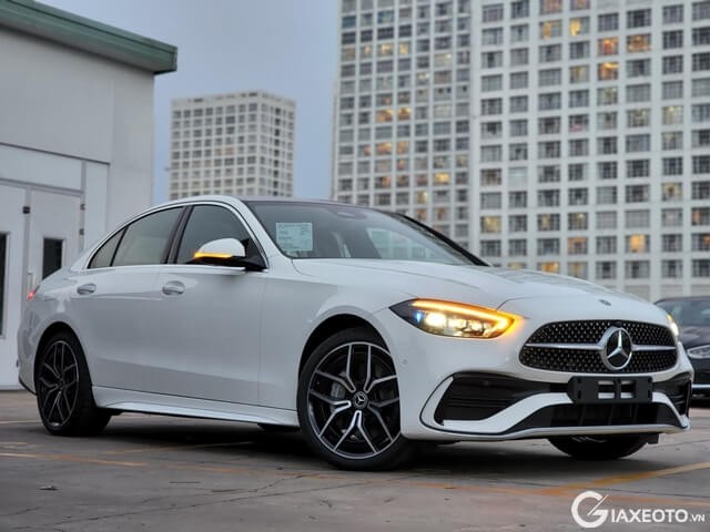 ngoai-that-xe-mercedes-c300-amg