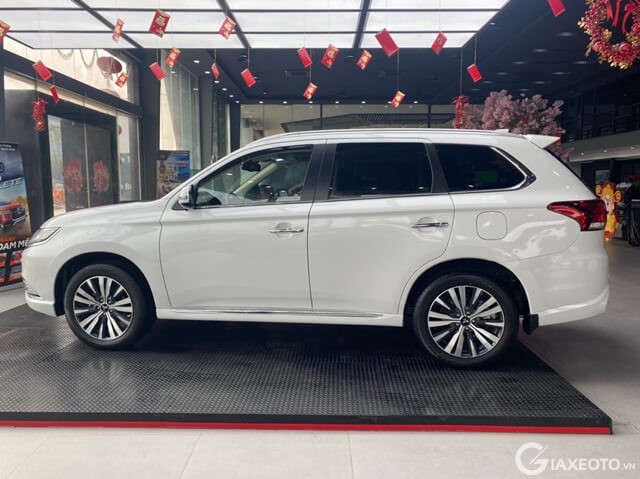 ngoai-that-xe-mitsubishi-outlander-2022
