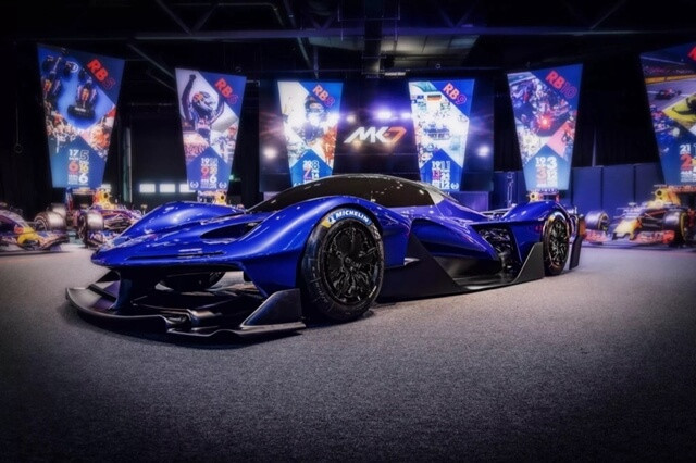 ngoai-that-xe-red-bull-rb17