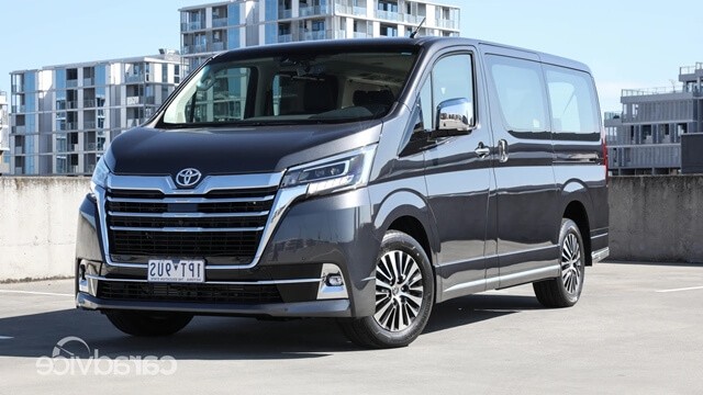 ngoai-that-xe-toyota-granvia