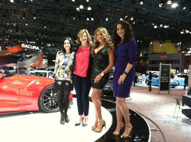 nguoi-dep-tai-newyork-auto-show