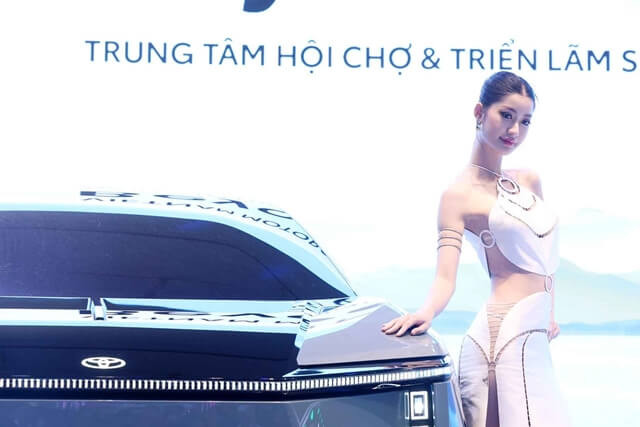 nguoi-mau-toyota-vms-2024-goi-cam