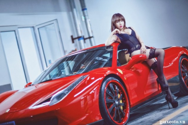nguoi-mau-va-xe-ferrari14