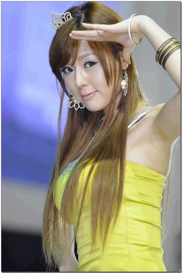nguoi_mau_oto_Hwang_Mi_Hee