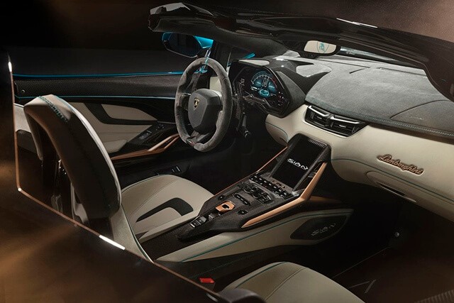 noi-that-Lamborghini-Sian-Roadster
