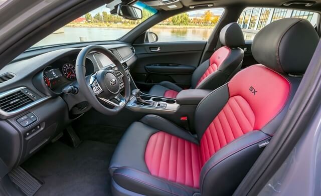 noi-that-khoang-lai-xe-kia-optima