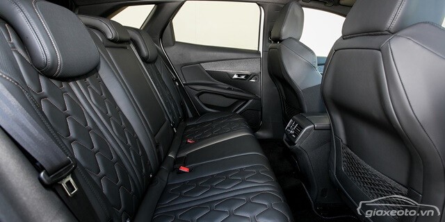noi-that-khoang-sau-xe-peugeot-3008
