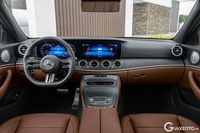 noi-that-xe-Mercedes-Benz-E300-amg