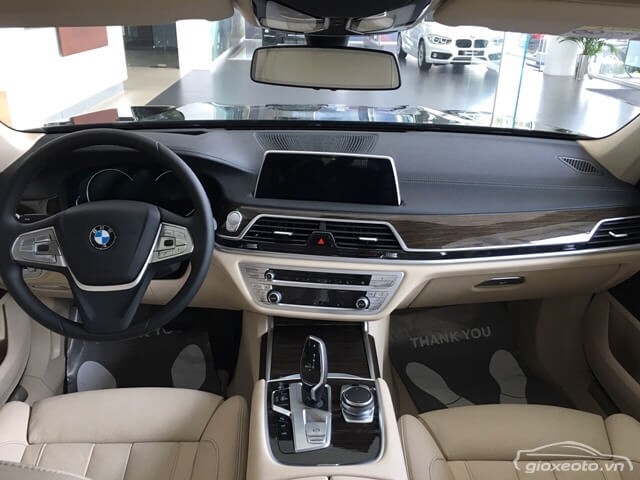 noi-that-xe-bmw-740li
