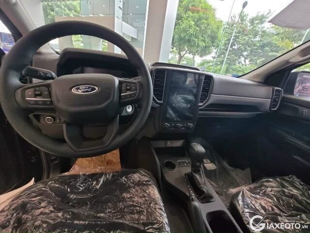 noi-that-xe-ford-ranger-xls-2023