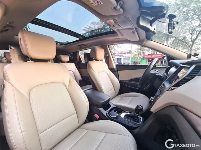noi-that-xe-hyundai-santafe-cu-2017-2018